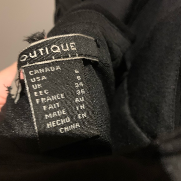 Beautiful black gown - Picture 3 of 7